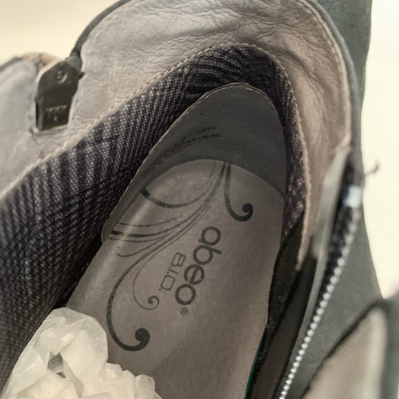 Abeo Rommie Neutral Black Suede Leather Heeled Ankle Booties Woman’s 7N - Picture 12 of 15